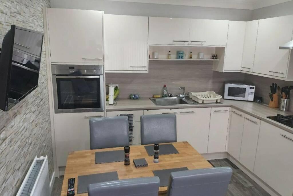5 Riverside Place Thurso. 2 Bed, 2 Bathrooms. Exterior foto